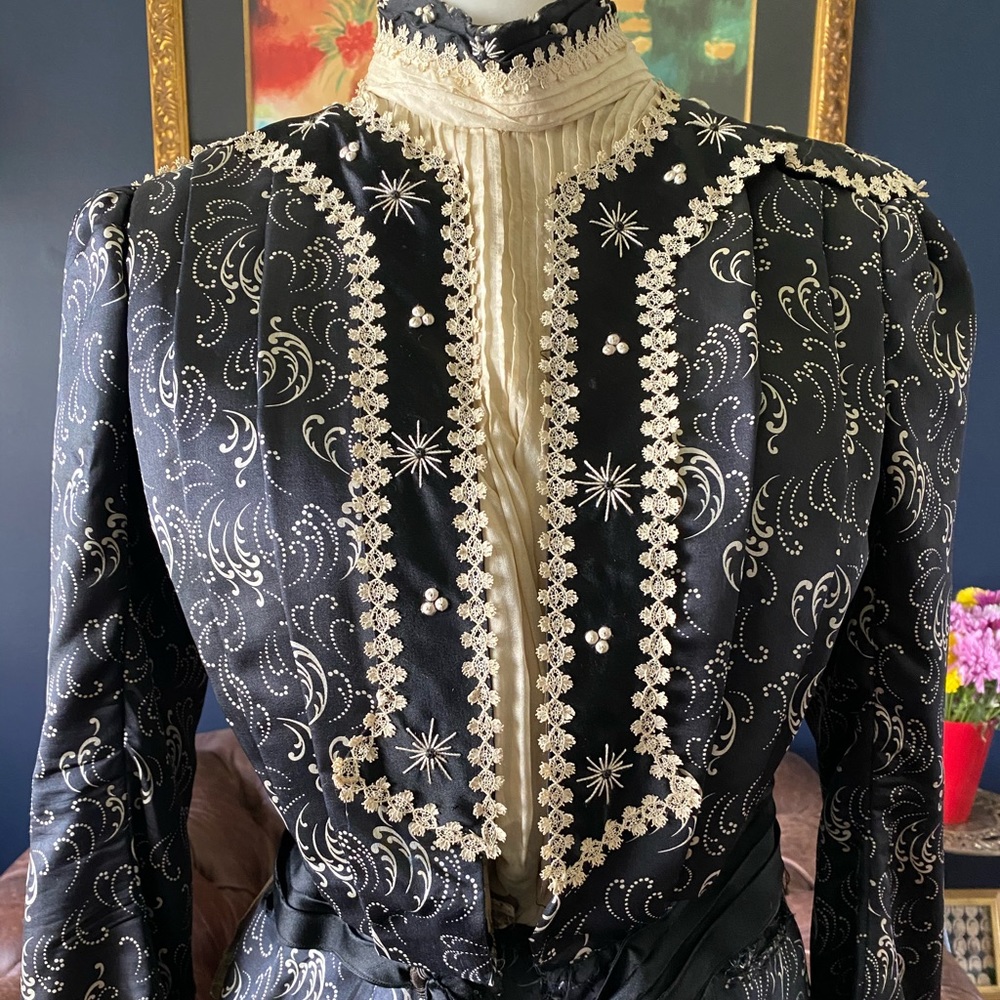 Antique Victorian 1890s silk two piece - Picture 13 of 15